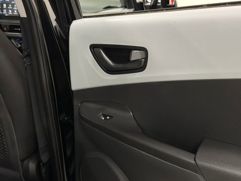 Used 2019 Hyundai Kona SE AWD/4WD image 50