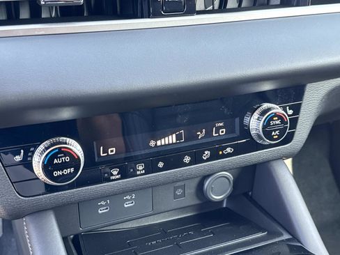 New 2025 Mitsubishi Outlander SE image 25