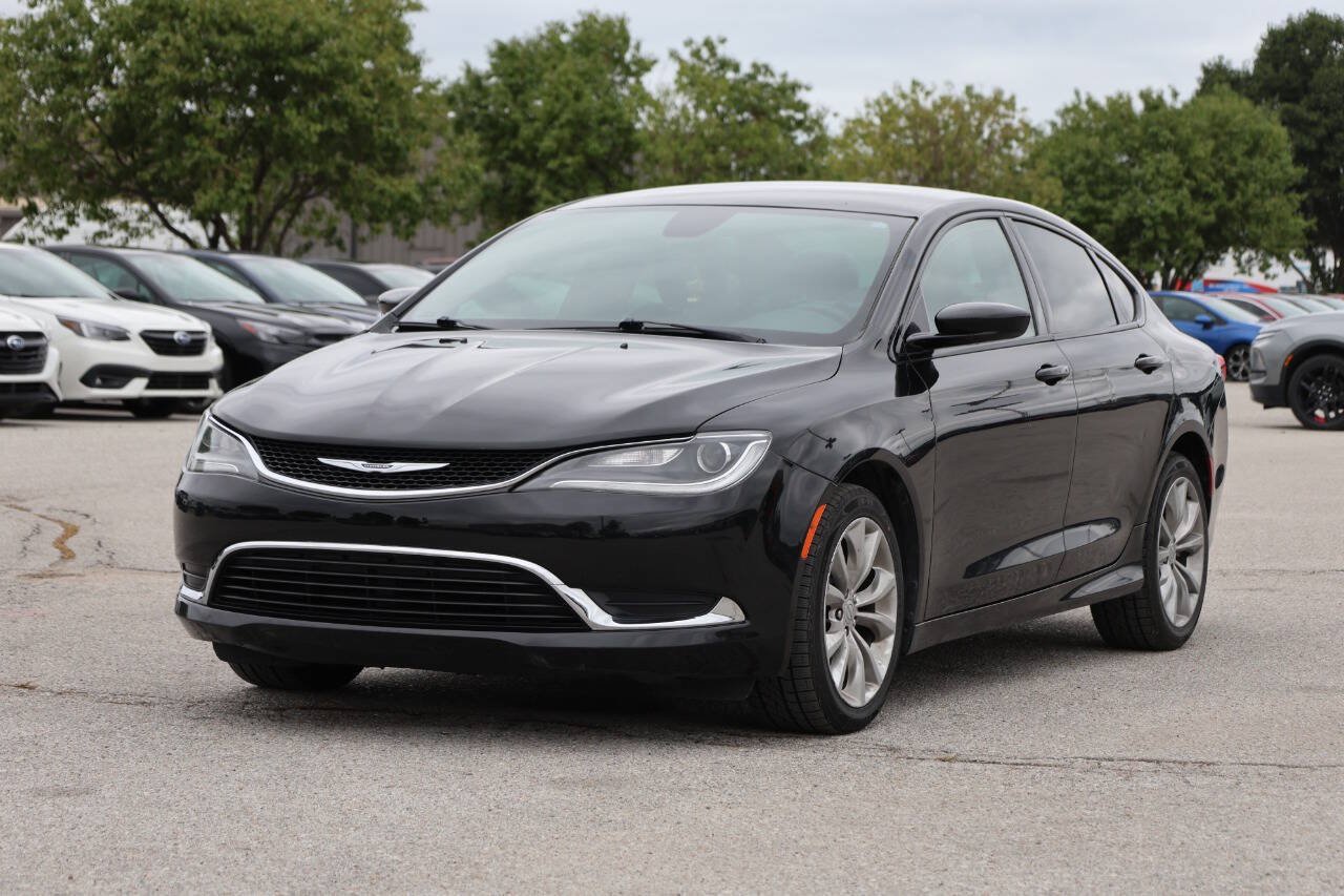 Used 2015 Chrysler 200 S w/ Navigation & Sound Group I FWD image 6