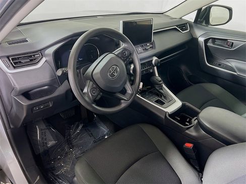 Certified 2025 Toyota RAV4 LE image 10