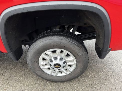 Used 2024 Chevrolet Silverado 2500 LT w/ Convenience Package image 8