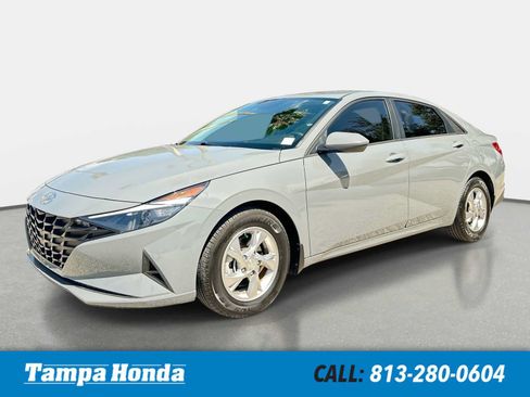 Used 2021 Hyundai Elantra SE FWD image 1