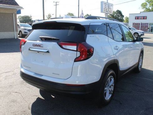 Used 2023 GMC Terrain SLE w/ Driver Convenience Package image 8