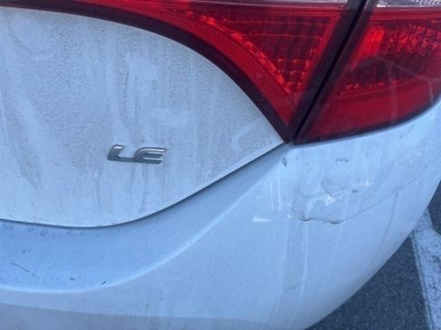 Used 2019 Toyota Corolla LE image 9