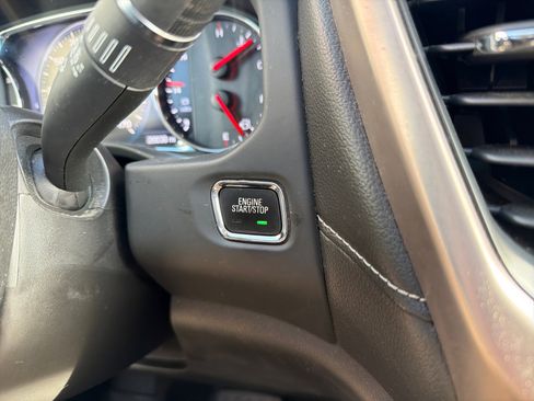 Used 2018 GMC Acadia Denali w/ Technology Package AWD/4WD image 18