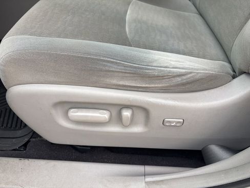 Used 2011 Toyota Highlander 4WD w/ Tech Pkg image 12