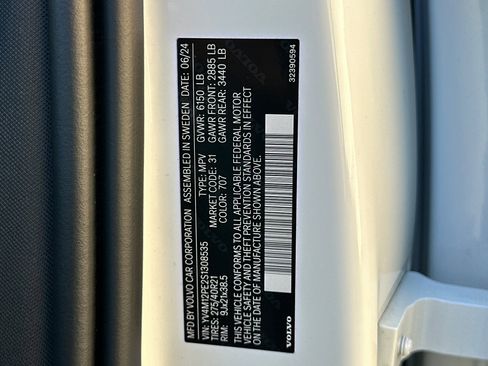 Certified 2025 Volvo XC90 B5 Plus w/ Protection Package Premier image 36