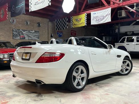Used 2015 Mercedes-Benz SLK 250 w/ Premium Package image 12