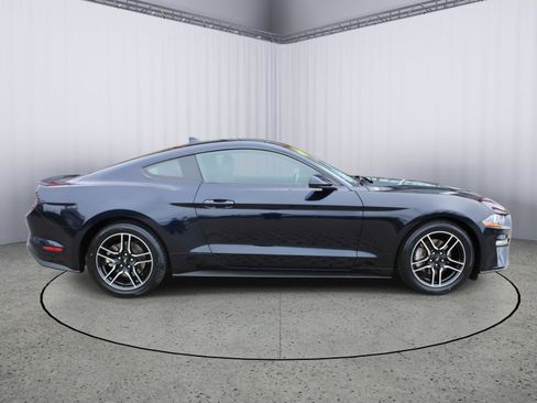Used 2021 Ford Mustang Premium image 9