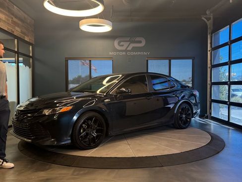 Used 2019 Toyota Camry LE FWD image 7