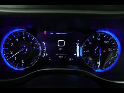 Used 2022 Chrysler Pacifica Touring-L image 24