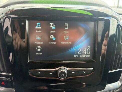 Used 2018 Chevrolet Traverse LT FWD image 25