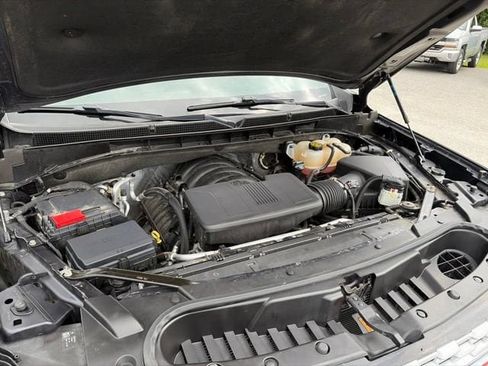 Used 2023 GMC Yukon SLT AWD/4WD image 42