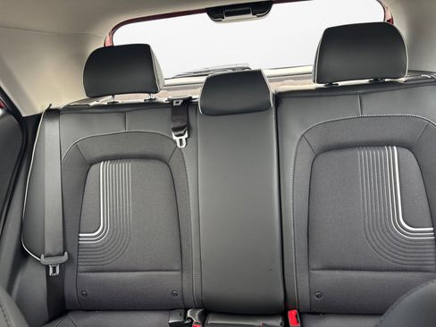 Certified 2025 Hyundai Venue Limited image 12