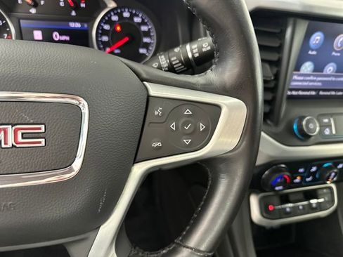 Used 2022 GMC Acadia SLT w/ Preferred Package image 16