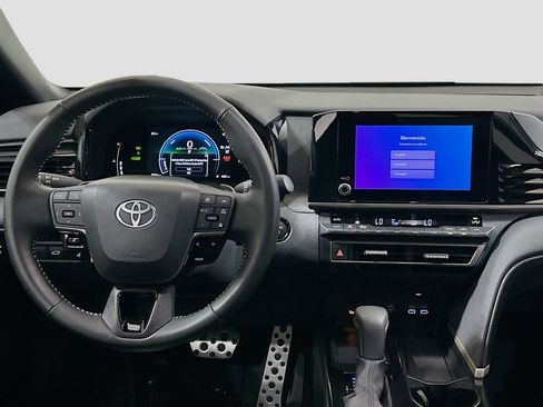 Used 2025 Toyota Camry SE w/ Convenience Package FWD image 18