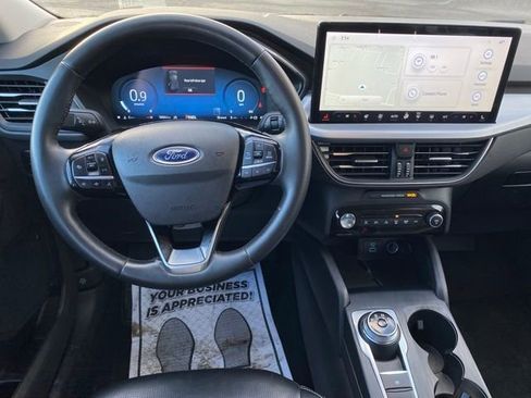 Used 2023 Ford Escape Platinum image 7