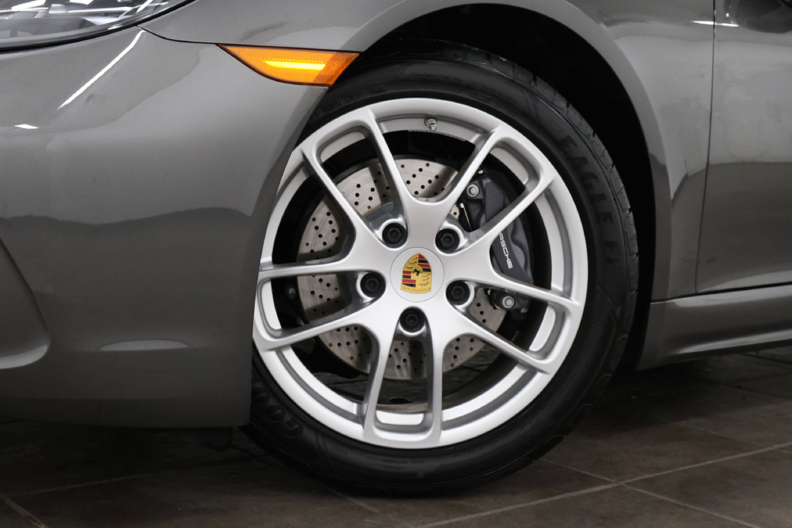 Used 2021 Porsche 718 Cayman RWD image 2