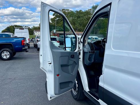 Used 2018 Ford Transit 250 148 High Roof image 15