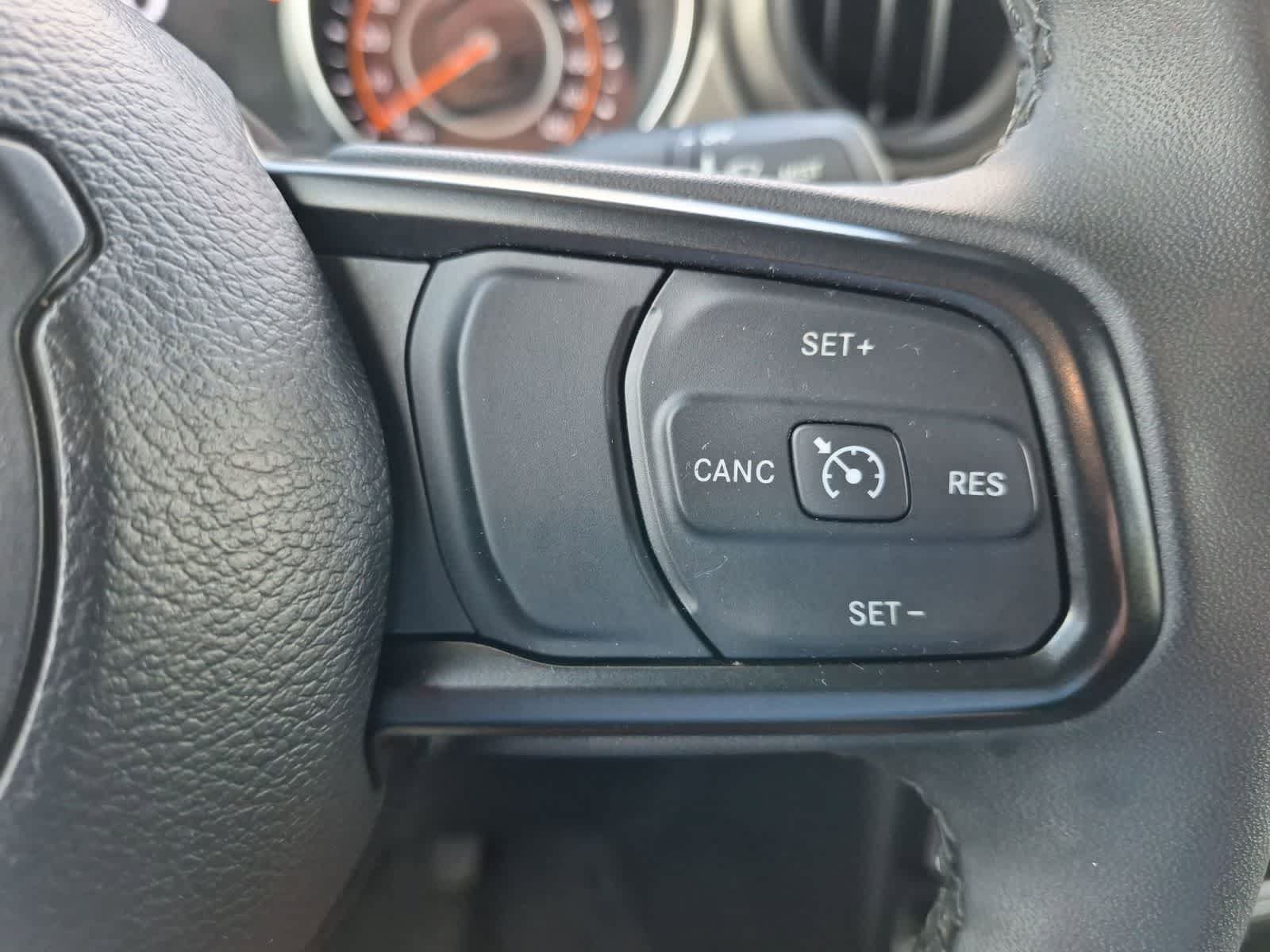 Used 2023 Jeep Gladiator Sport AWD/4WD image 25