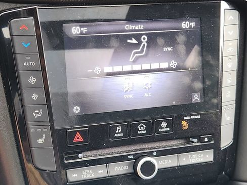 Used 2023 INFINITI QX50 Luxe AWD/4WD image 23