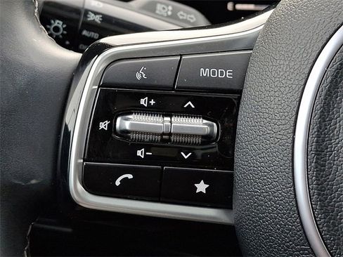 Certified 2025 Kia Sorento S w/ Panoramic Sunroof Package image 20