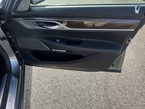 Used 2018 BMW 750i xDrive image 14
