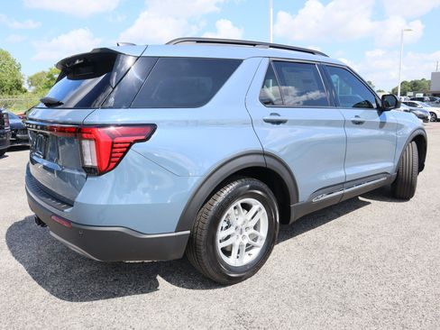 New 2025 Ford Explorer Active w/ Active Comfort Package image 2