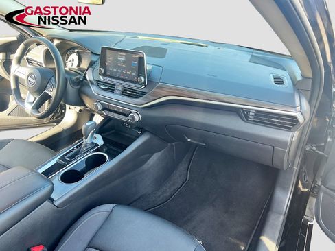 Used 2024 Nissan Altima 2.5 SV image 36