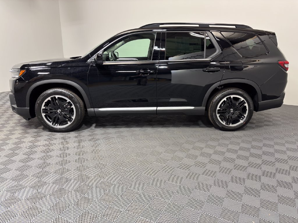 New 2026 Honda Pilot Touring image 3