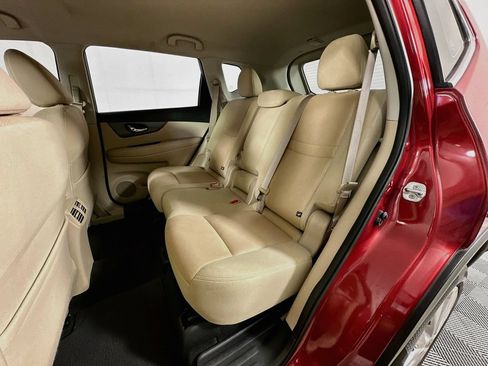 Used 2016 Nissan Rogue S FWD image 27
