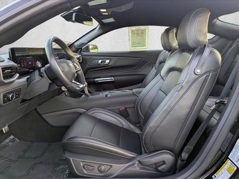 Used 2025 Ford Mustang Premium image 15