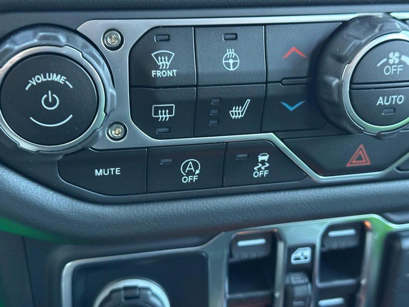 New 2025 Jeep Gladiator Sport w/ Premium Package AWD/4WD image 14