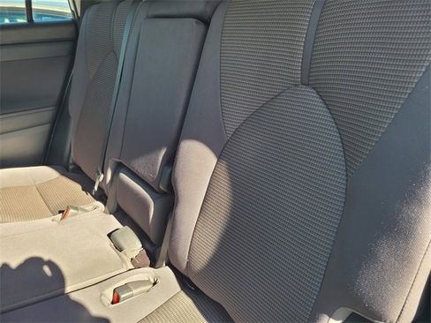 Used 2023 Toyota Highlander LE image 15