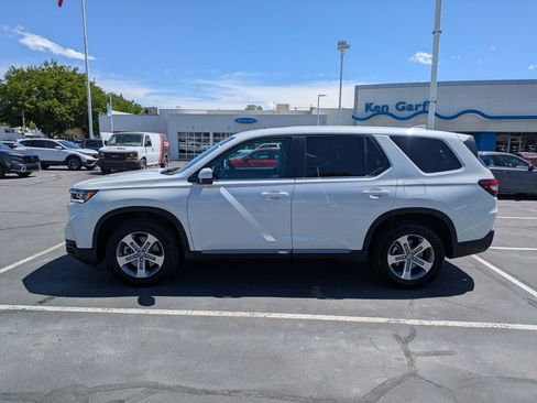 Certified 2025 Honda Pilot EX-L image 9