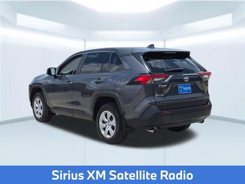 Used 2024 Toyota RAV4 LE AWD/4WD image 4