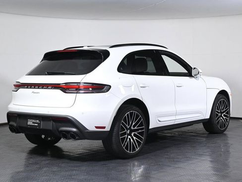 Certified 2025 Porsche Macan image 7