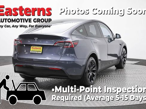 Used 2022 Tesla Model Y Long Range AWD/4WD image 5