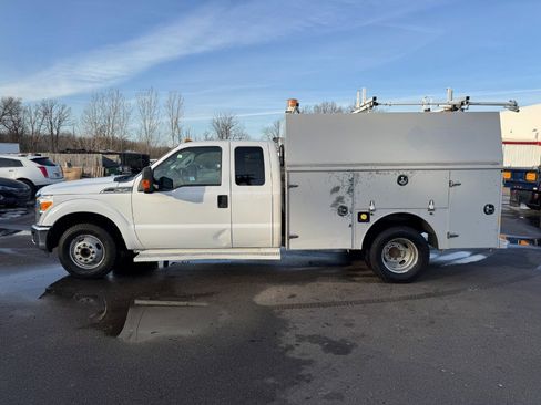 Used 2015 Ford F350 XLT w/ Trailer-Tow Prep Package image 2