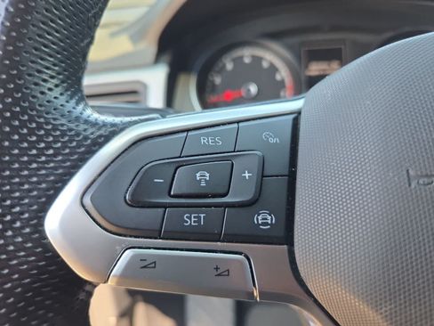 Used 2021 Volkswagen Atlas Cross Sport SE w/ Panoramic Sunroof Package FWD image 21