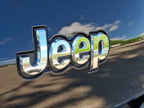 Used 2023 Jeep Grand Cherokee L Limited AWD/4WD image 31