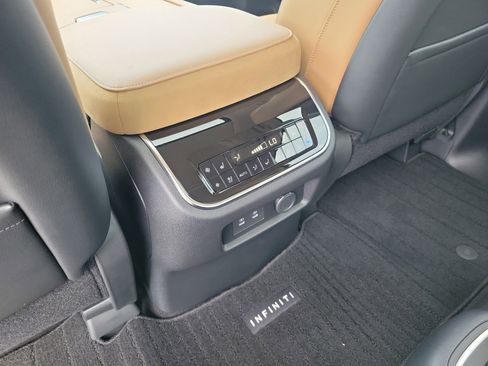 New 2026 INFINITI QX80 Luxe image 12