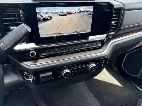 Used 2025 GMC Sierra 1500 SLT AWD/4WD image 38
