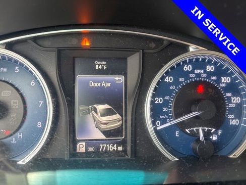 Used 2017 Toyota Camry LE image 4