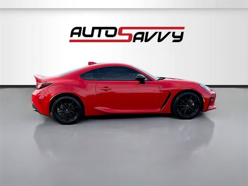 Used 2023 Toyota GR86 Premium w/ ALL Weather Mat Package (TMS) image 8