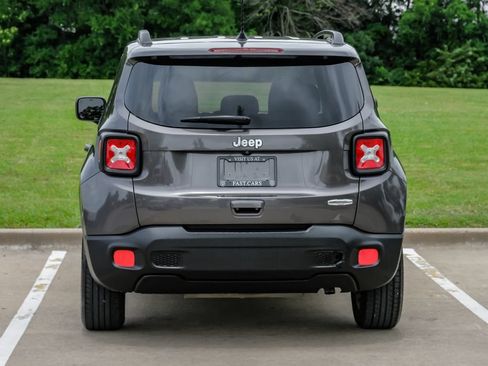 Used 2018 Jeep Renegade Latitude FWD image 14