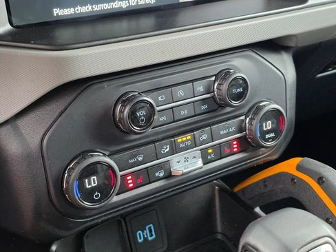 Used 2023 Ford Bronco Badlands AWD/4WD image 32
