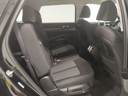 Used 2024 Kia Sorento LX FWD image 19