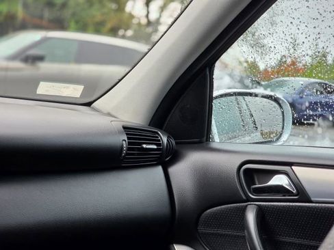 Used 2006 Mercedes-Benz C 230 Sedan image 22