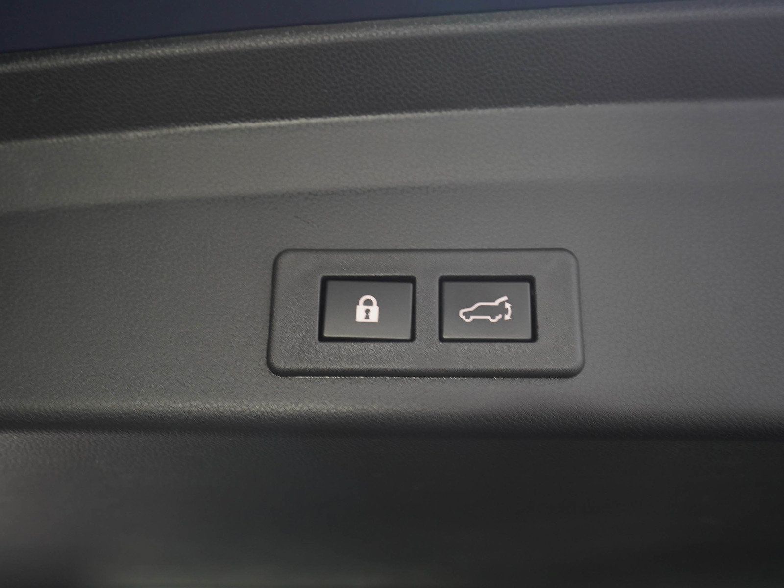 Used 2022 Subaru Ascent Limited w/ Technology Package AWD/4WD image 11
